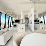 White Sky 20 Hanza Tower- Free Parking شتشيتسين