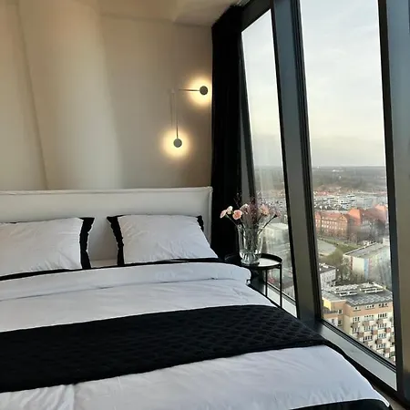 White Sky 20 Hanza Tower- Free Parking