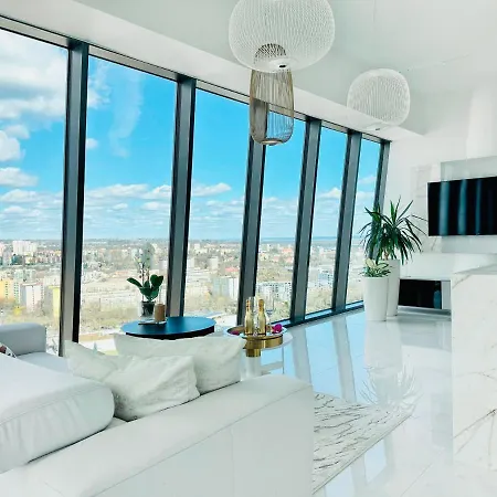 White Sky 20 Hanza Tower- Free Parking *