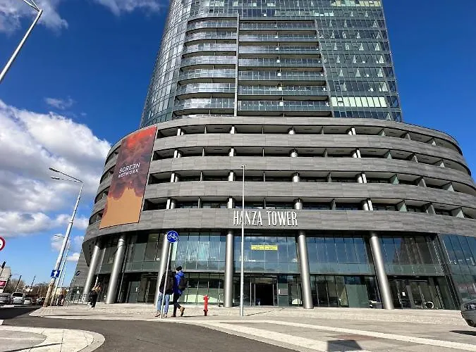 White Sky 20 Hanza Tower- Free Parking アパート